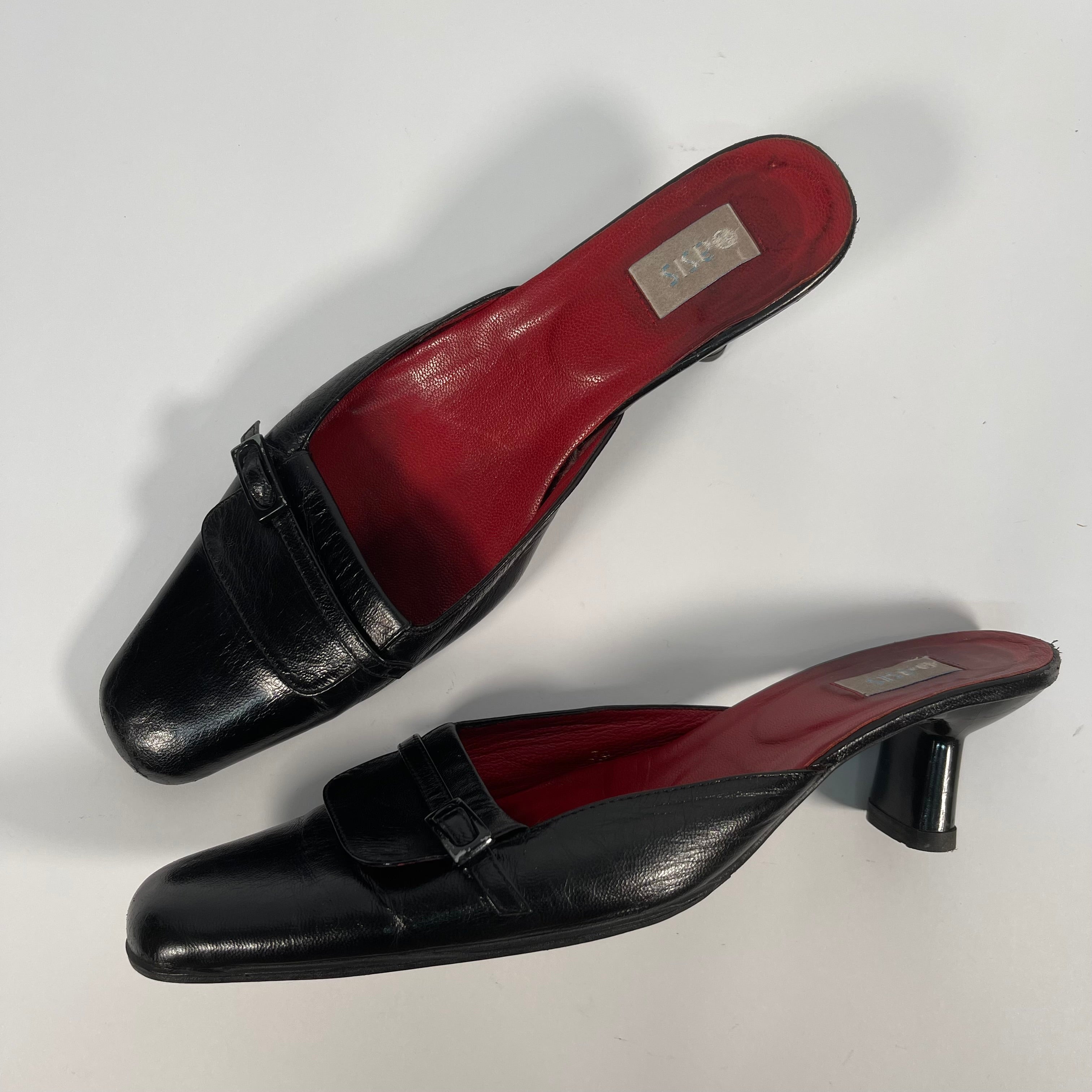 Vintage Oasis Kitten Heels