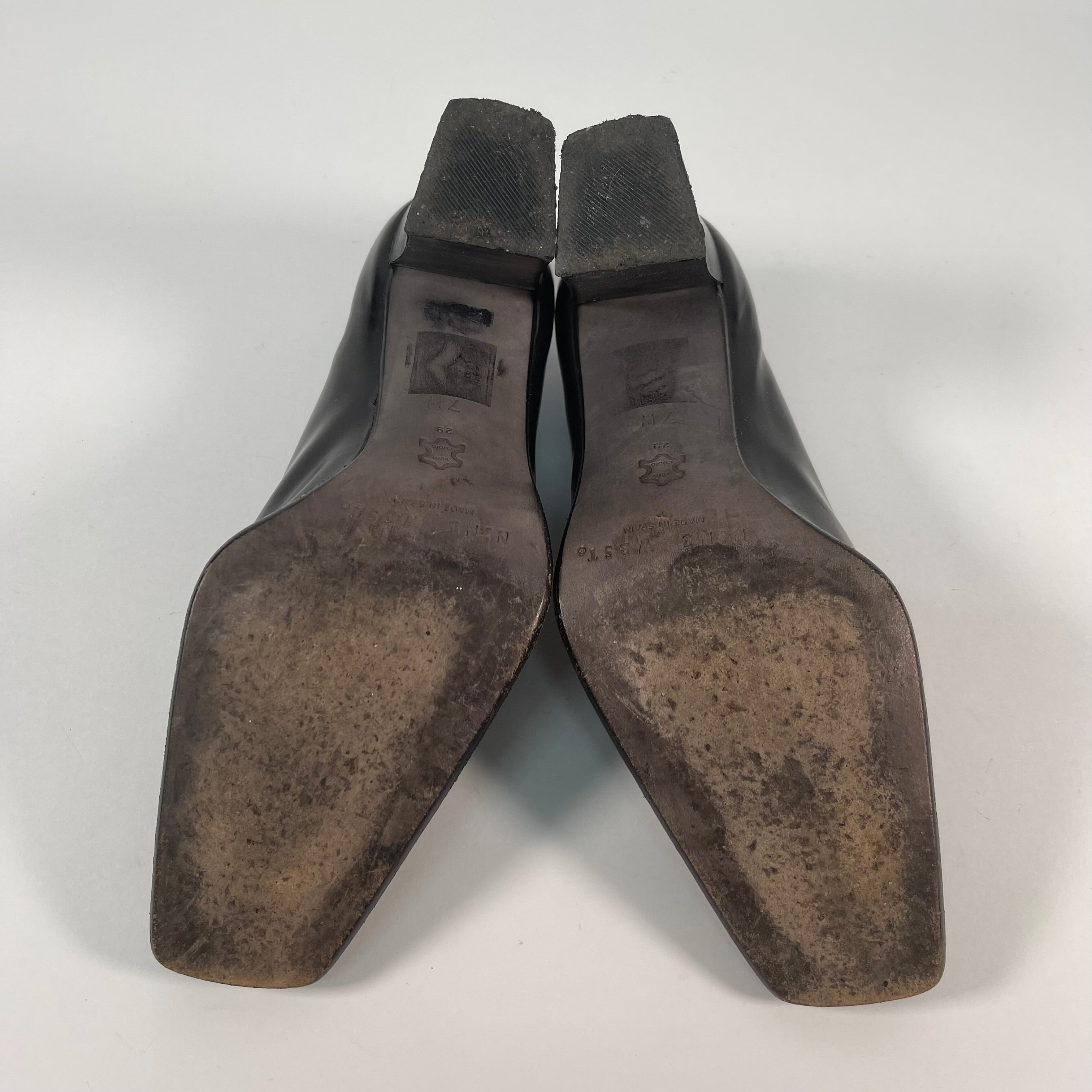 Classic Nine West Courts