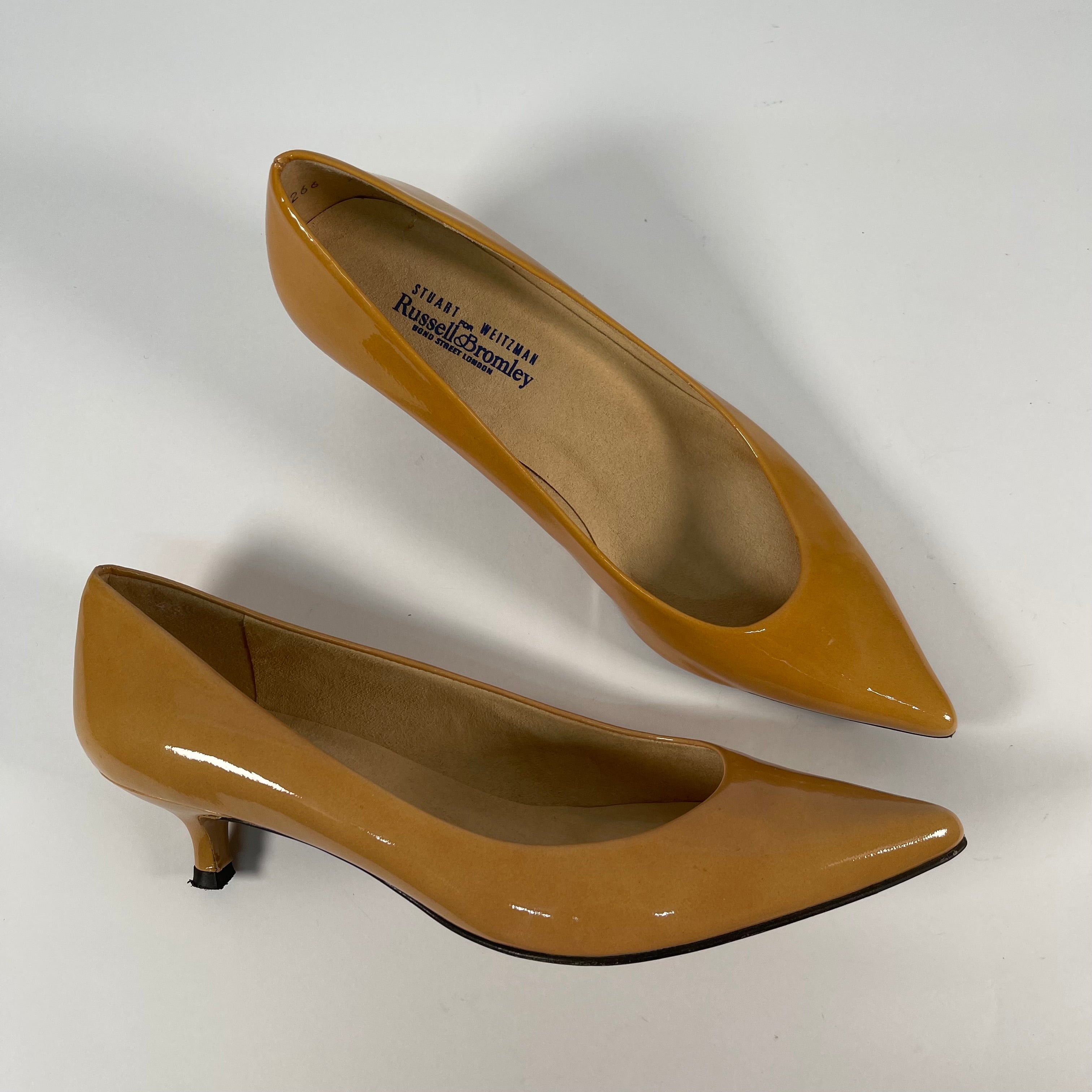 Vintage Stuart Weitzman x Russell & Bromley Kitten Heels