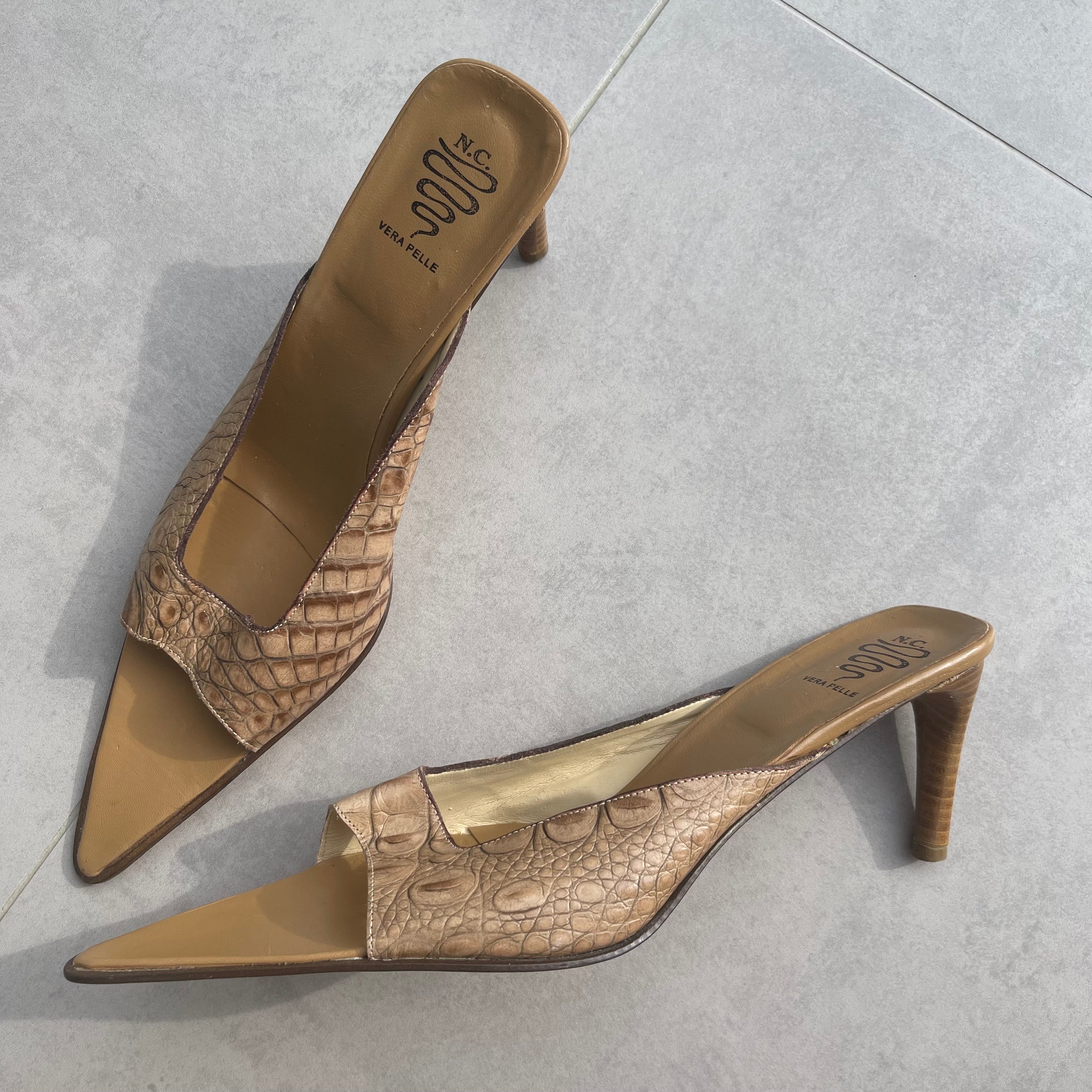 Vintage Vera Pelle Heels